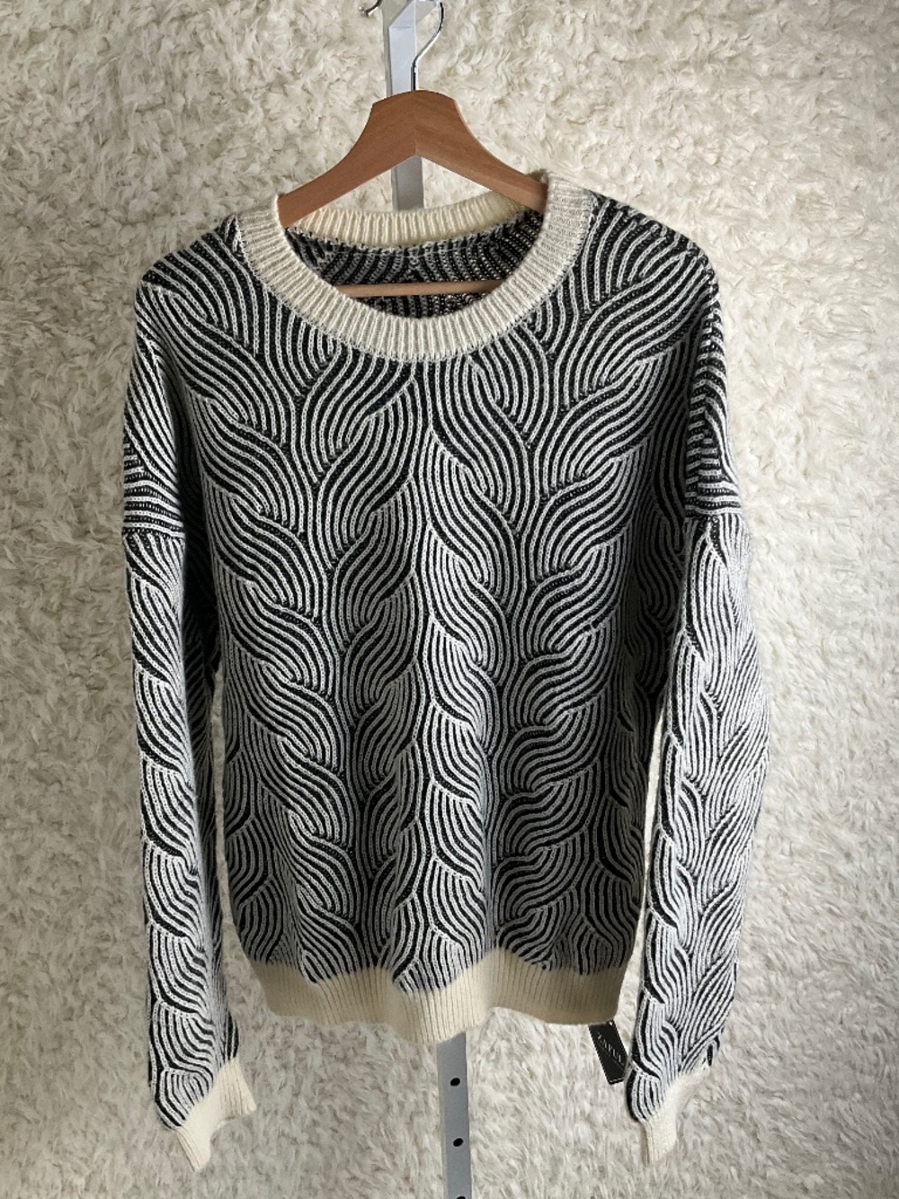 ZAFUL WAVE PATTERN WOMEN'S CREWNECK SWEATER~SIZE LARGE~NWT!